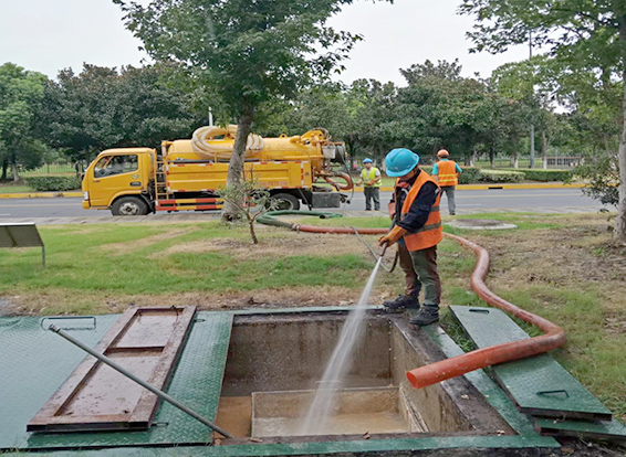 新龙化油池清理